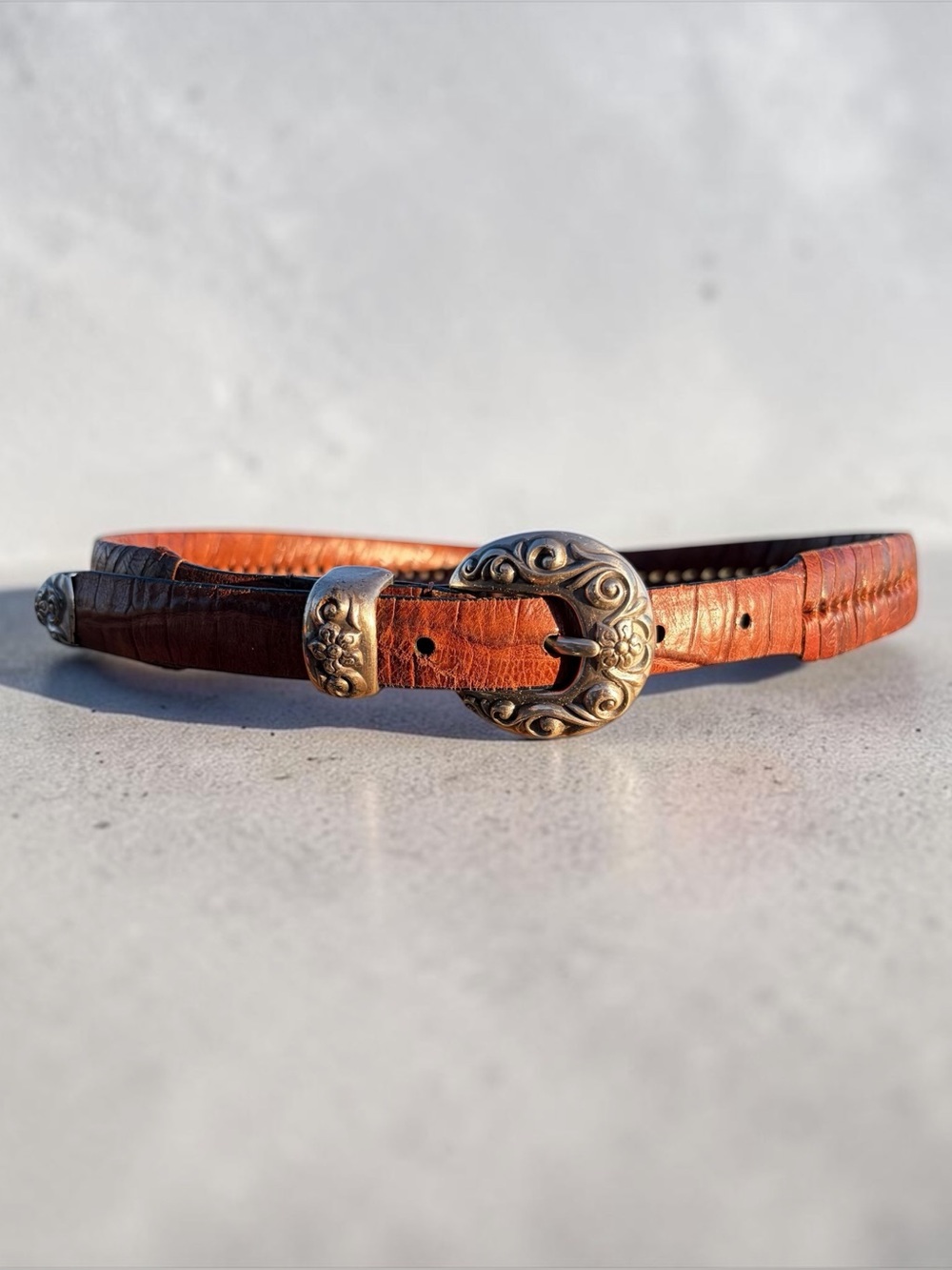 VINTAGE 1996 BROWN LEATHER BELT WITH SILVER-TONE HARDWARE